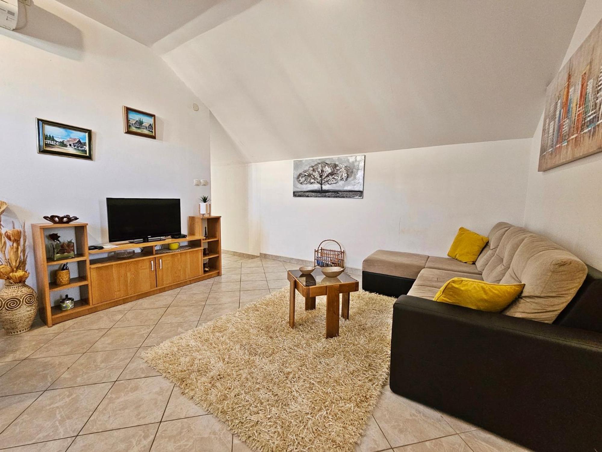 Moni 2 Apartmán