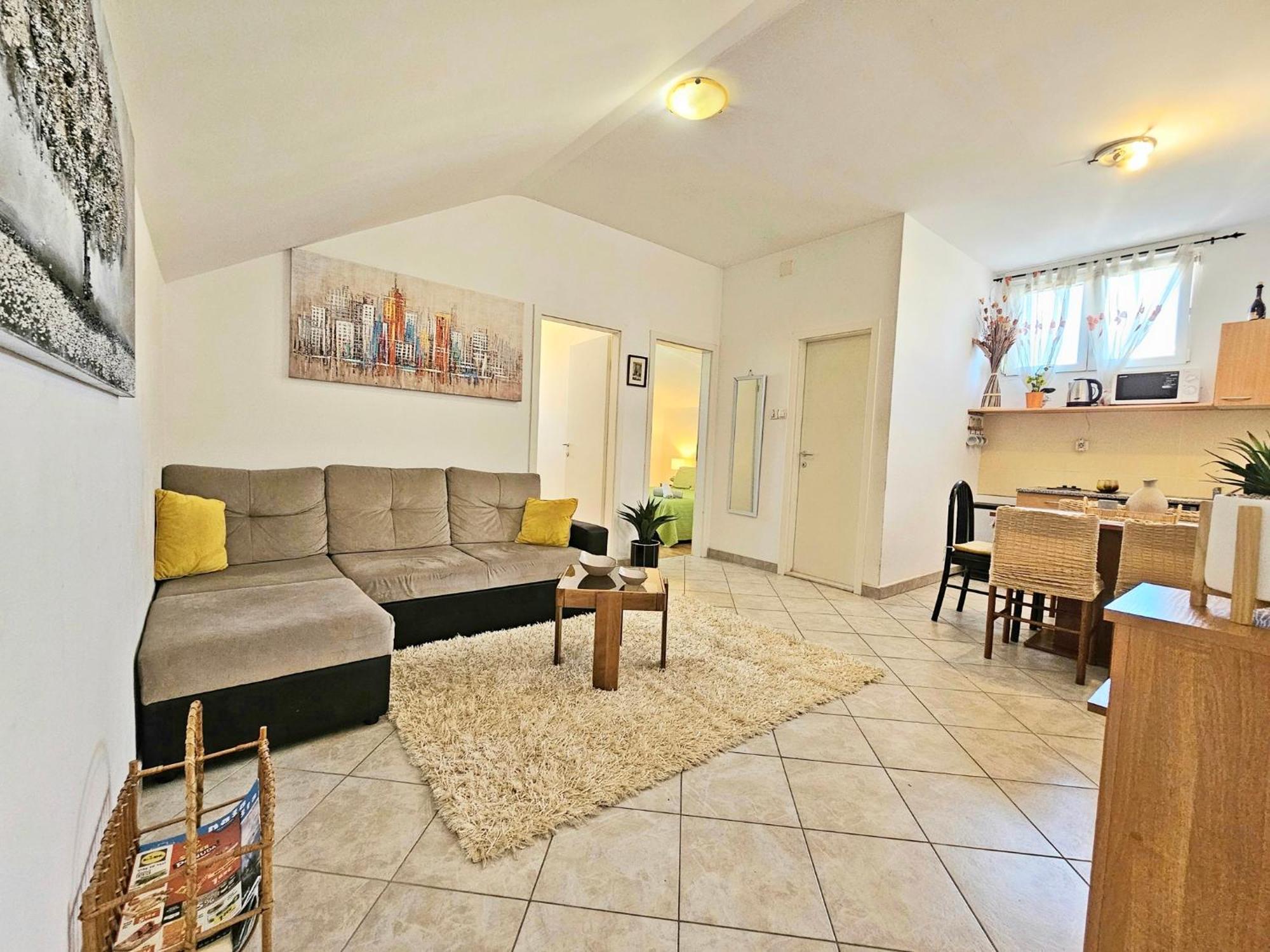 Apartmán Moni 2 *