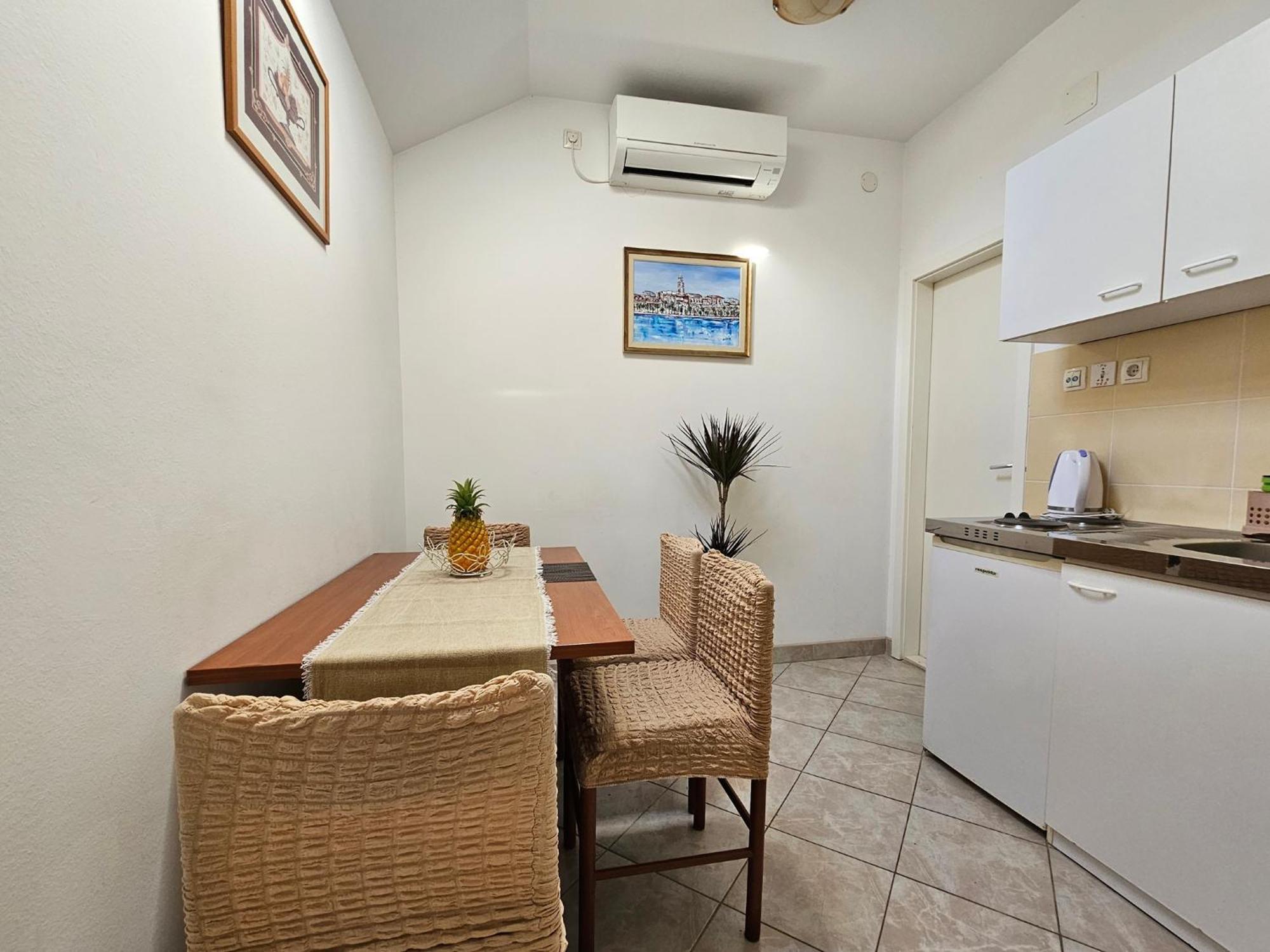 Apartment Moni 2