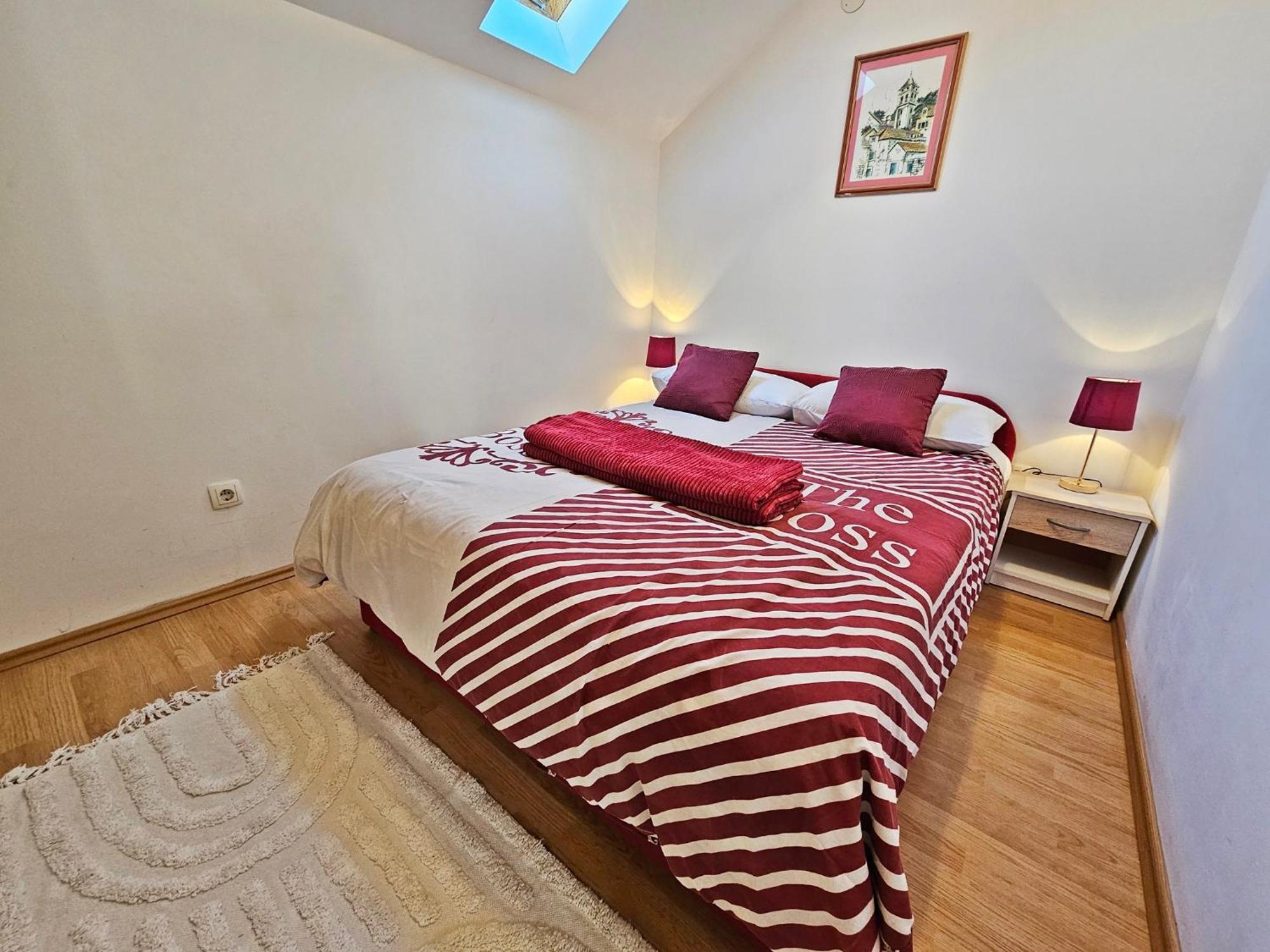 Apartment Moni 2 *